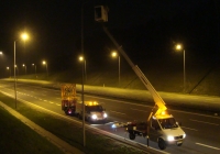 Nocna wymiana żarówek w latarniach ciągu autostrady A4